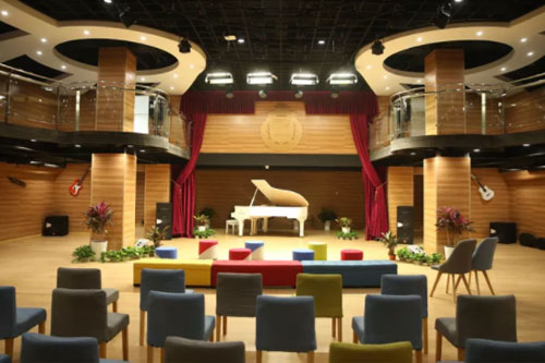 北京明诚外国语学校