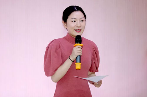 中育贝拉国际学校