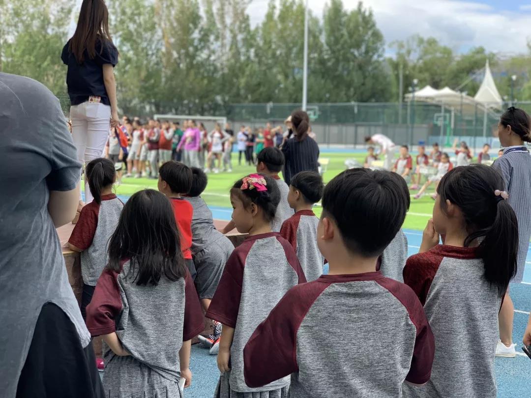 北京明诚外国语学校