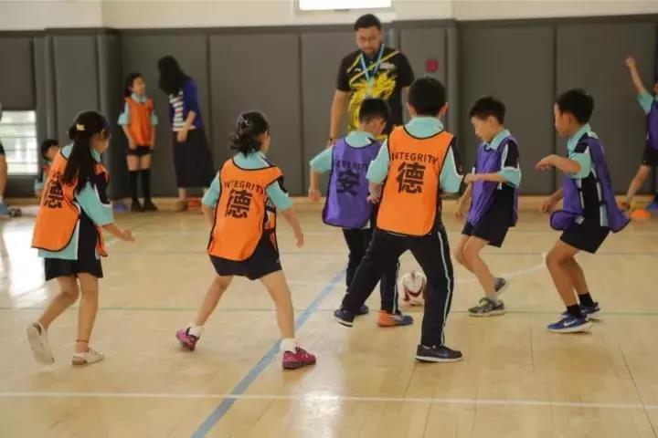 ����ŵ�°���ѧУ