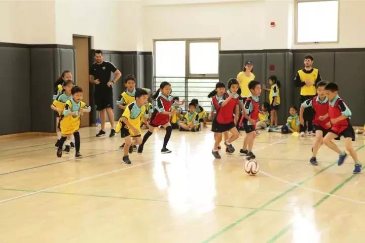 ����ŵ�°���ѧУ