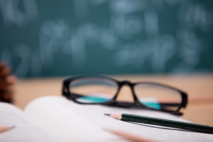 中国传媒大学创意产业专业留学预科开设哪些课程？