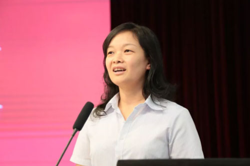 ������ʵ��ѧУ