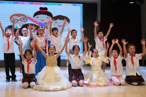 ������ʵ��ѧУ