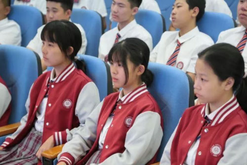 ����ѧУ���