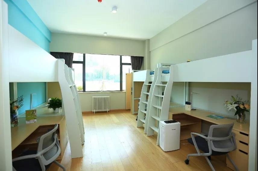 �����з�ɽ��ŵ�°���ѧУ