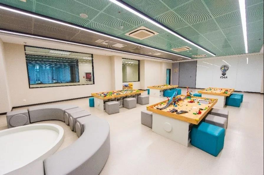 �����з�ɽ��ŵ�°���ѧУ