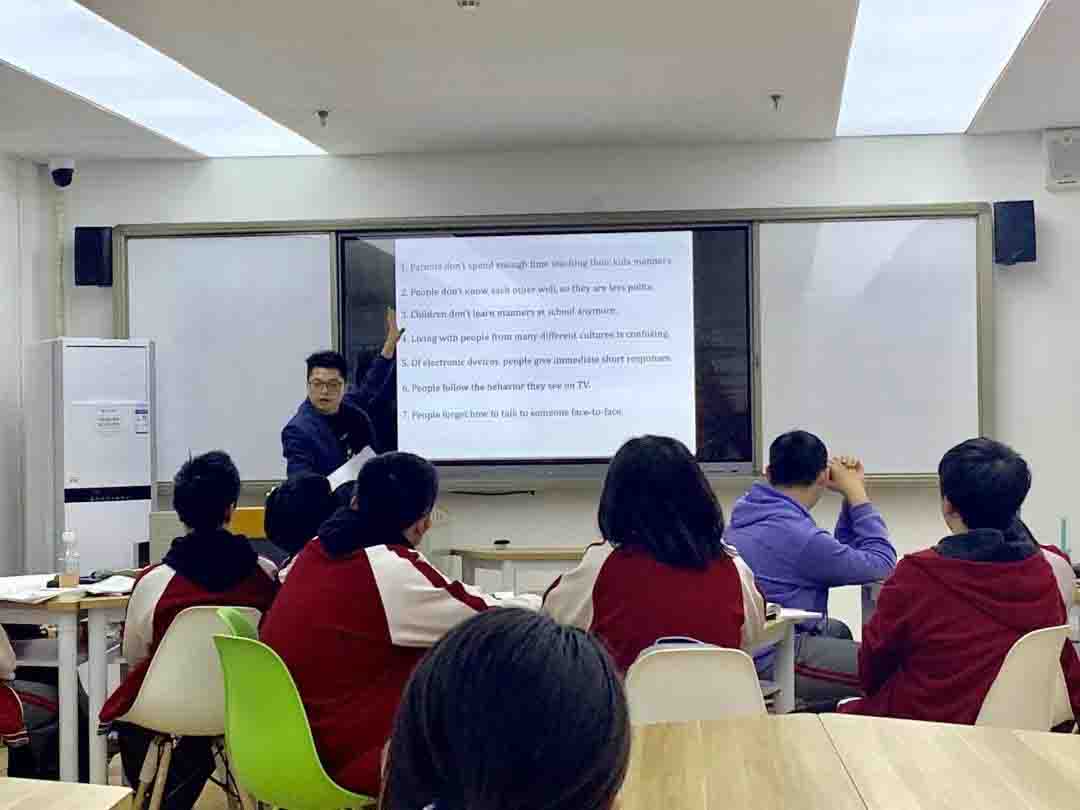 ���⸽У˫��ѧУ