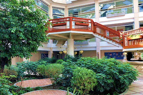 北京明诚外国语学校