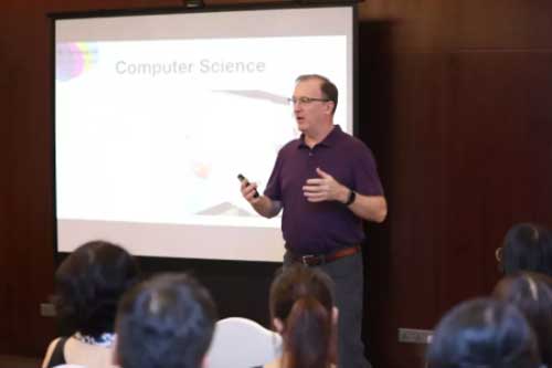 北京明诚外国语学校