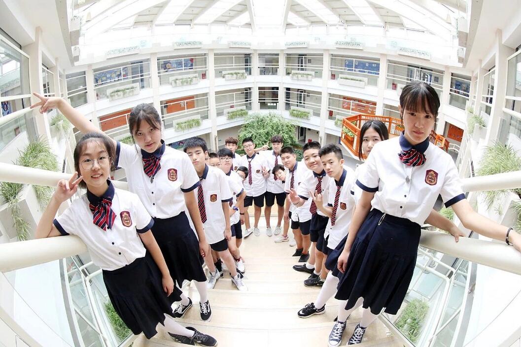 北京明诚外国语学校