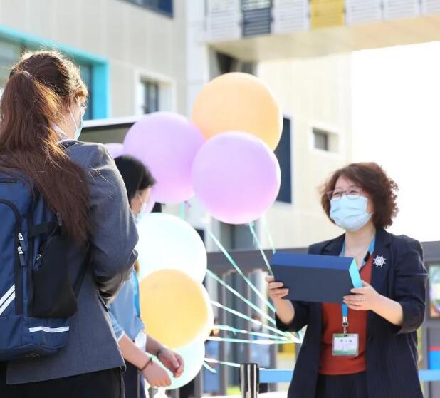 �����з�ɽ��ŵ�°���ѧУ