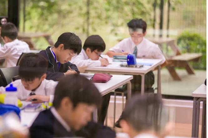 ����ŵ�°���ѧУ