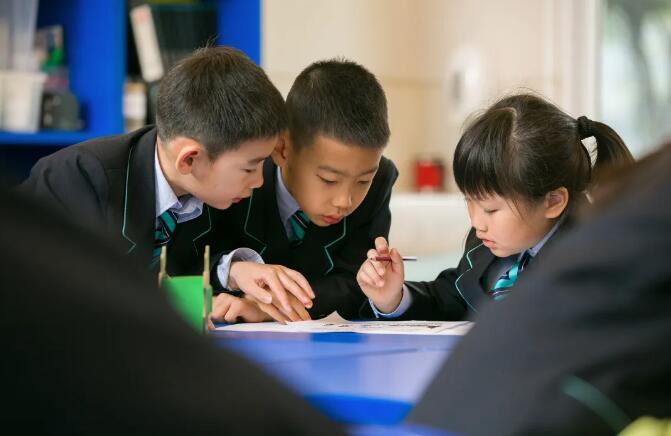 ����ŵ�°���ѧУ