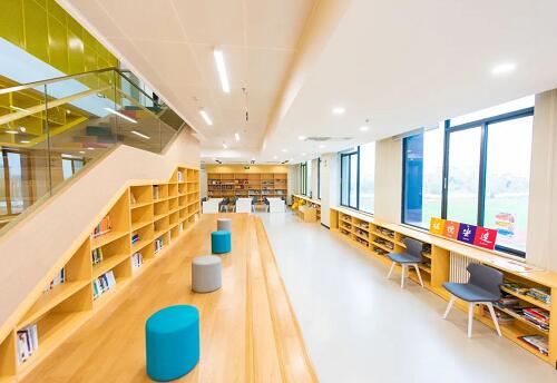 ����ŵ�°���ѧУ