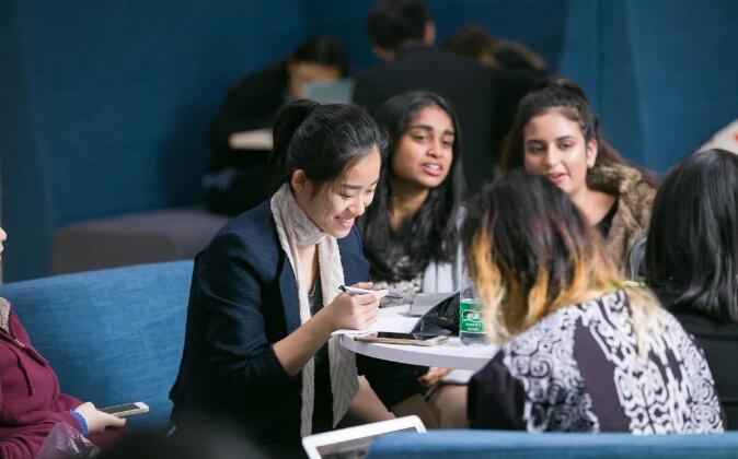 ����ŵ�°���ѧУ