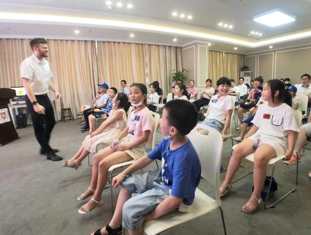 火爆 | 各大银行、幼儿园争相来校体验南昌