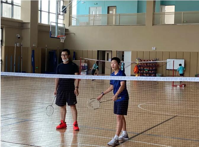 �����з�ɽ��ŵ�°���ѧУ