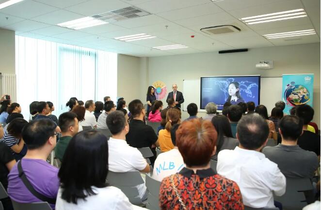 �����з�ɽ��ŵ�°���ѧУ