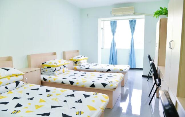 北京新府学外国语学校