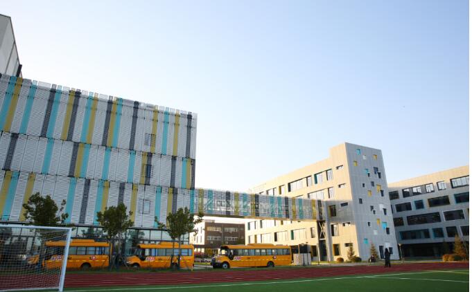 �����з�ɽ��ŵ�°���ѧУ