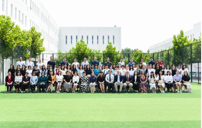 ���Ϲ���˫��ѧУ