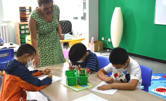 ���Ϲ���˫��ѧУ