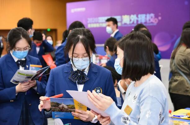 �¶�������˫��ѧУ