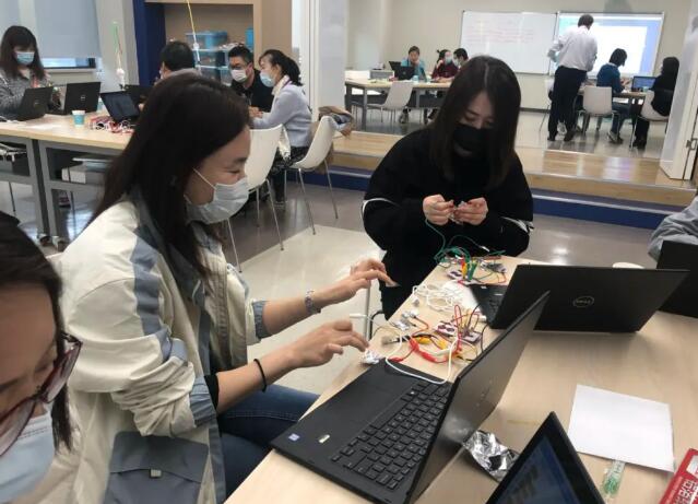 �����з�ɽ��ŵ�°���ѧУ