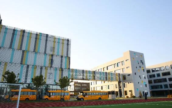 �����з�ɽ��ŵ�°���ѧУУ԰����