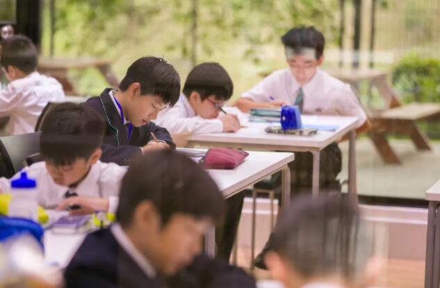 �����з�ɽ��ŵ�°���ѧУ����