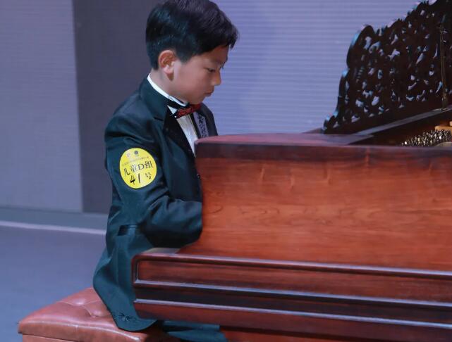 ����ŵ�°���ѧУ����ͼƬ