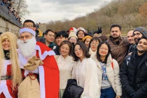 ����������ѧУ����30���е¾�Ӣ���������ȫ�������У�