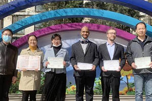 ��ϲ�����������ҵ�ѧУѧ��Ӣ������������ȫ�����Ƚ���