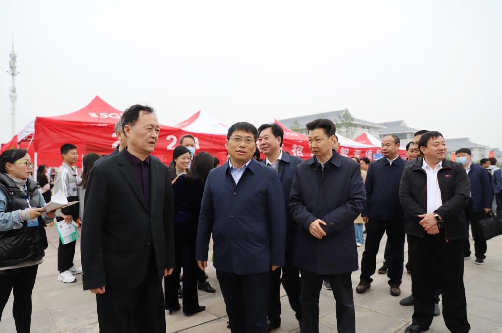 信阳职业技术学院成功举办2021年春季校园双选会