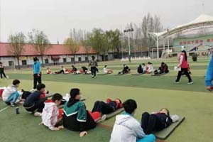 �������������������ѧУ���в���ѧ����