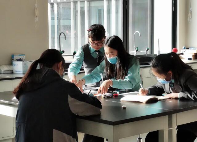 �����з�ɽ��ŵ�°���ѧУ����