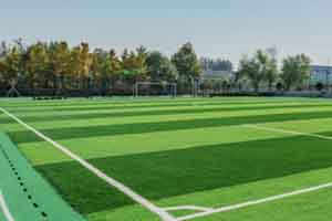 �����г������յ�ѧУ�γ���ϵ��