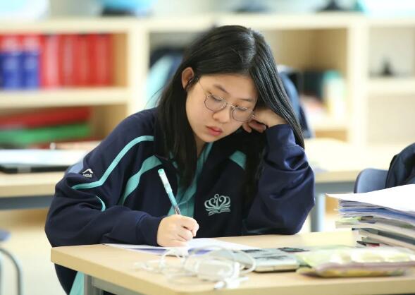 ������ɽ��ŵ�°���ѧУ