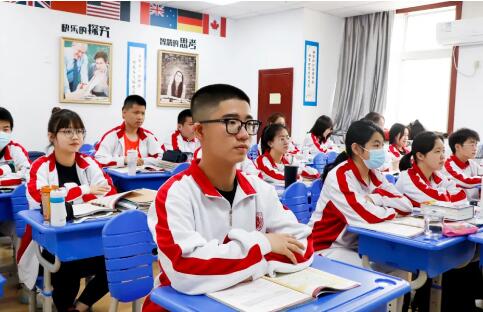 东方红学校日本班