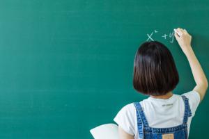 正德职业技术学院2021年学费是多少？