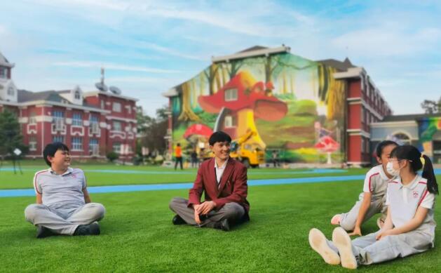 �������Ϲ���ѧУ