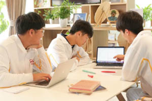 �������Ϲ���ѧУ���в�����γ����ݽ��ܣ�PBL��