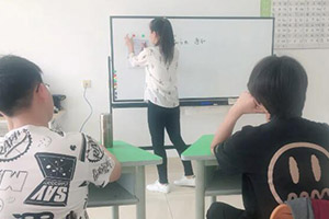 ���ѧУ���ʲ��ձ������ļ��ſΣ�