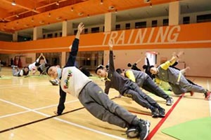 ��˫���������£�������������ѧУ��ɫ�γ���������Щ��