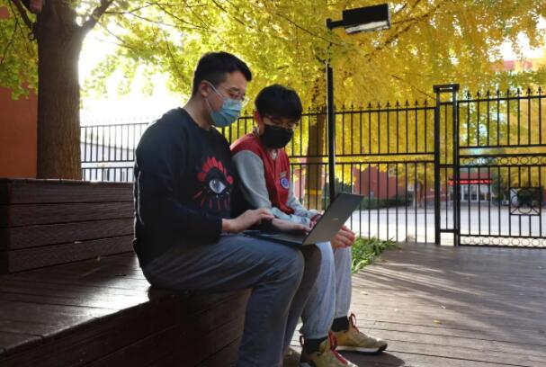 北京新府学外国语学校