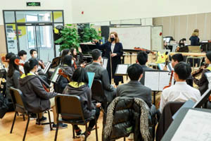 ����ѧ���������������ĵ��Ľ���ȹ�����Ħ��