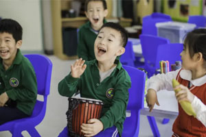 ��˫���������£��������˫��ѧУ�����Ӧ��������ģ�