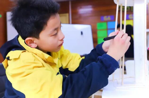 北京新府学外国语学校