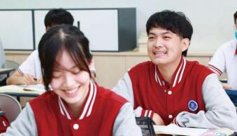 �����¸�ѧ�����ѧУ�ձ����ʸ��а�ò��ã�